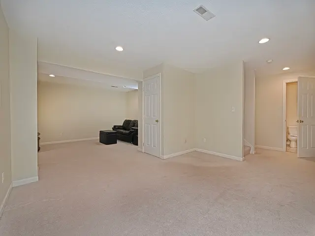 1026 S Lake Dr gallery image 39