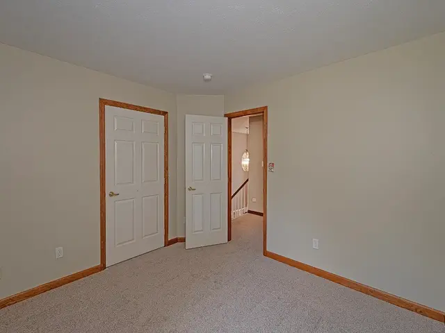 1026 S Lake Dr gallery image 43