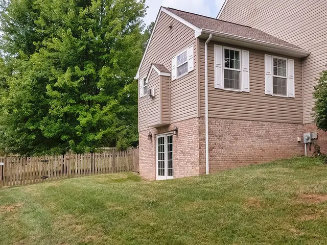 1026 S Lake Dr gallery image 46