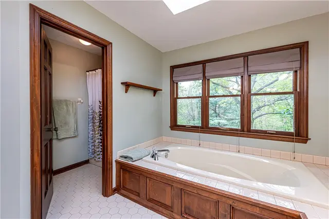 10282 Twin Hill gallery image 29