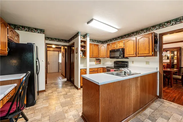 10282 Twin Hill gallery image 35