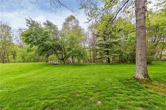 10282 Twin Hill gallery image 37