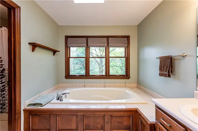 10282 Twin Hill gallery image 39