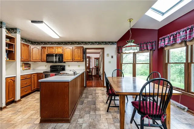 10282 Twin Hill gallery image 43