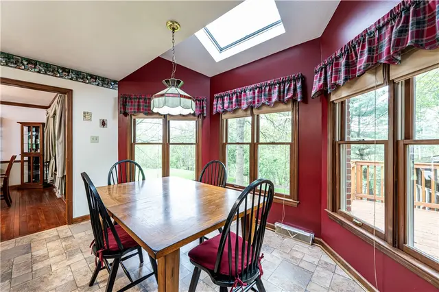10282 Twin Hill gallery image 2