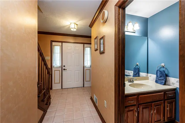 10282 Twin Hill gallery image 16