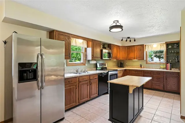 103 Allen Dr gallery image 10
