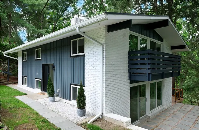103 Arbor Dr gallery image 2