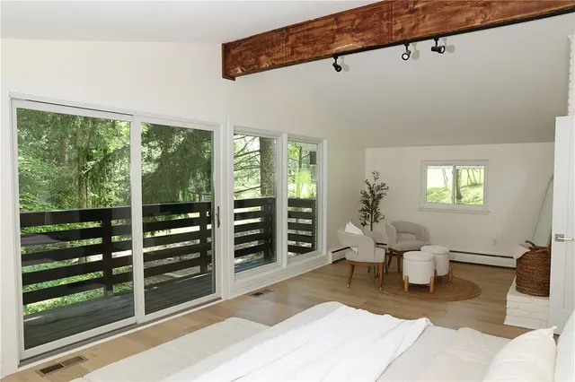 103 Arbor Dr gallery image 9