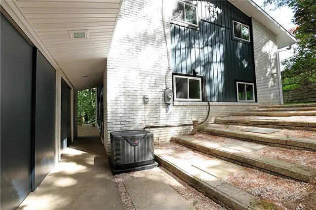 103 Arbor Dr gallery image 16