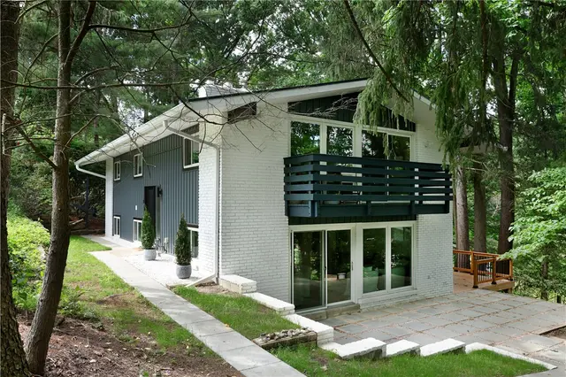 103 Arbor Dr gallery image 18