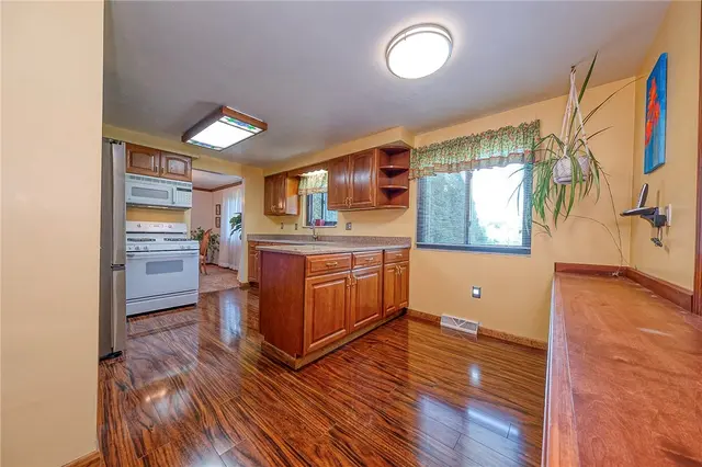 103 Barnwood gallery image 28