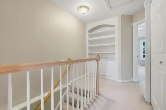 103 Beech St gallery image 20