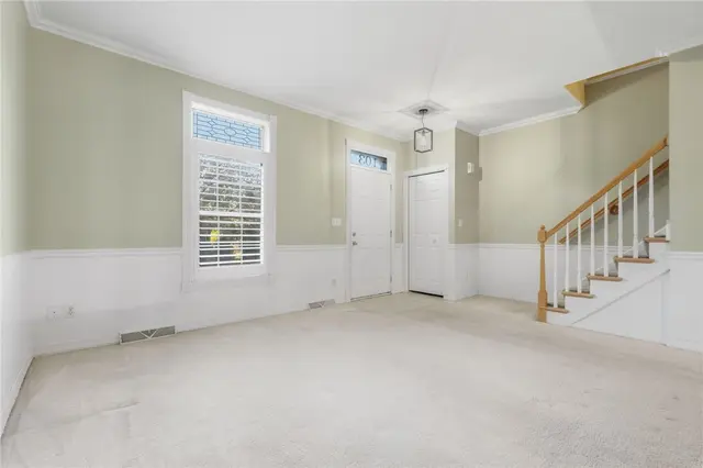 103 Beech St gallery image 33