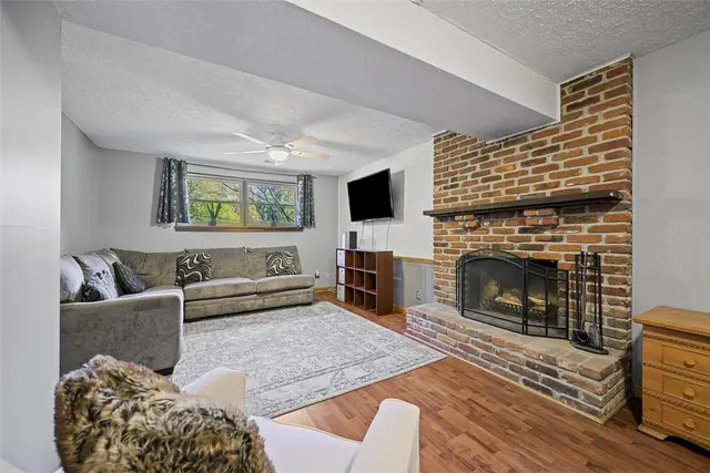 103 Buckhill Rd gallery image 4