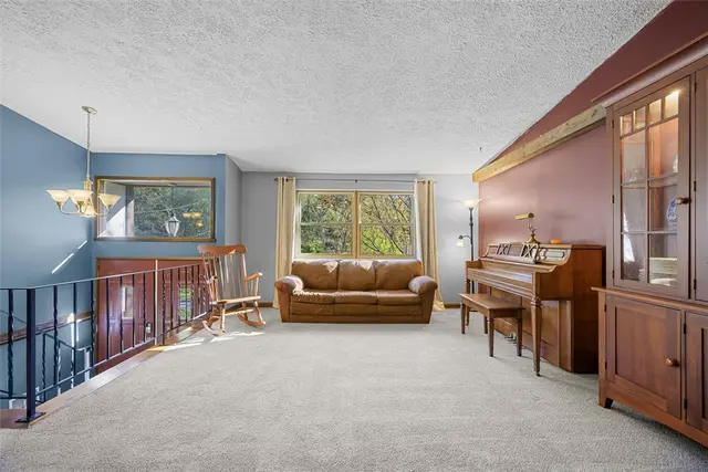 103 Buckhill Rd gallery image 8