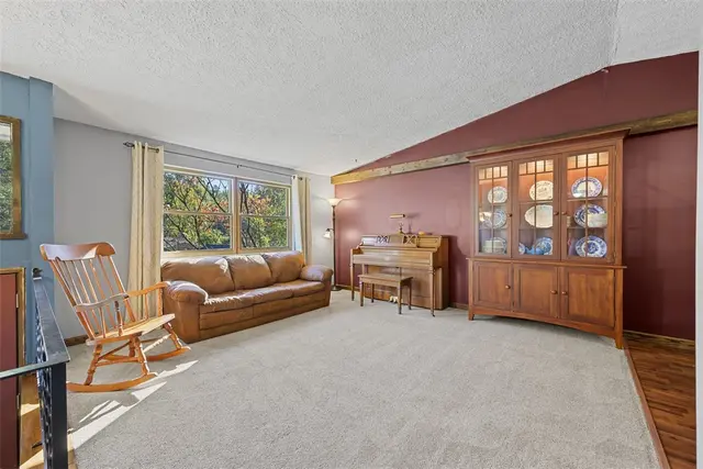103 Buckhill Rd gallery image 10