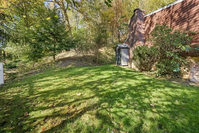 103 Buckhill Rd gallery image 16