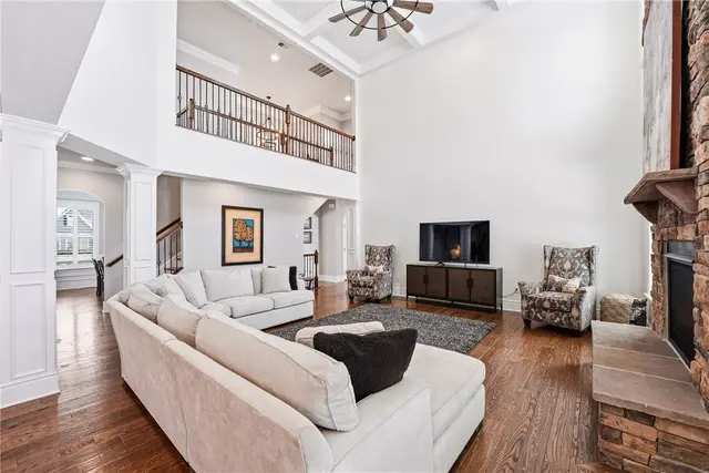 103 Hollyberry Court gallery image 8