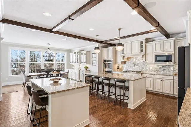 103 Hollyberry Court gallery image 9