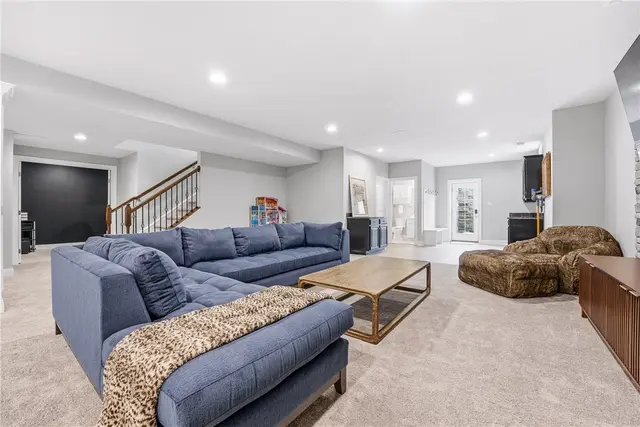 103 Hollyberry Court gallery image 39