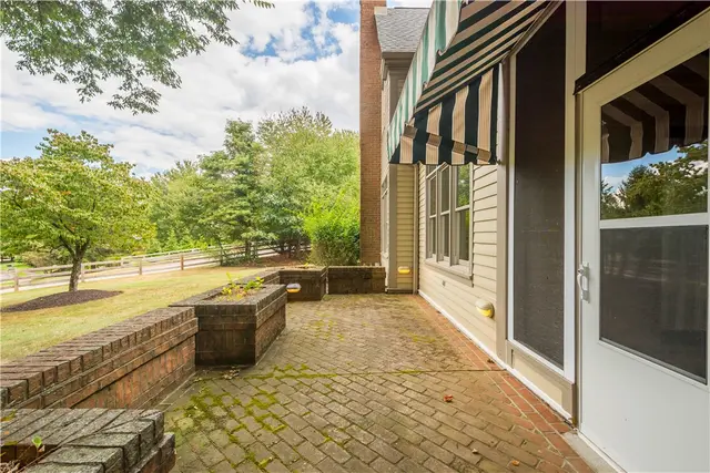 103 Isleworth Way gallery image 5
