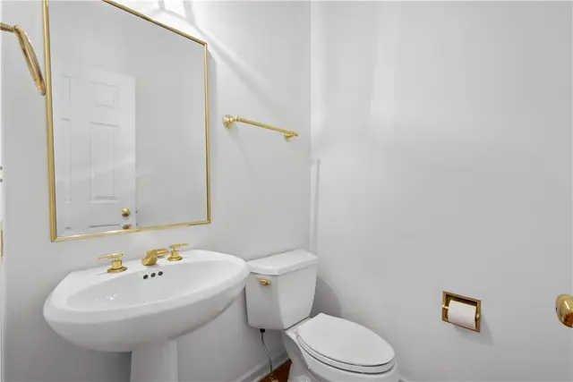 103 Isleworth Way gallery image 16
