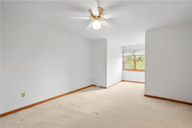 103 Isleworth Way gallery image 29