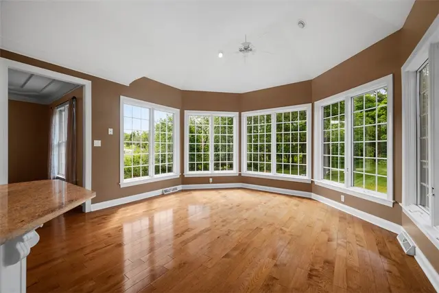 103 Ridgemont gallery image 2