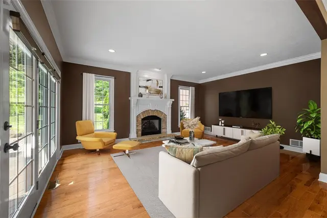 103 Ridgemont gallery image 7