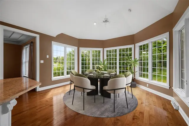 103 Ridgemont gallery image 9