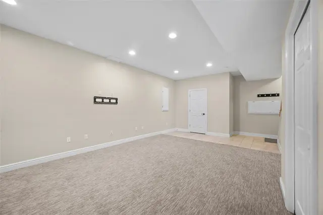 103 Ridgemont gallery image 10