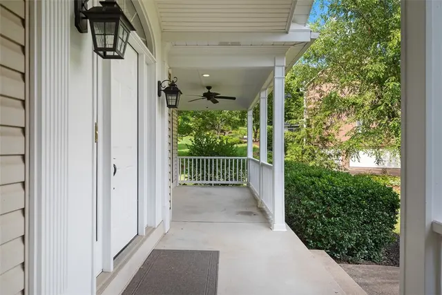 103 Ridgemont gallery image 16