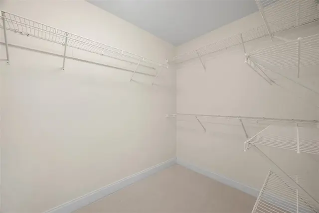 103 Ridgemont gallery image 18