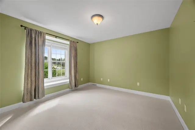 103 Ridgemont gallery image 24