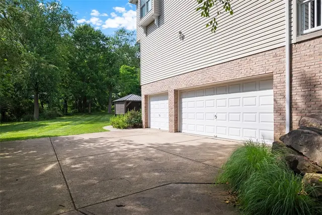 103 Ridgemont gallery image 26