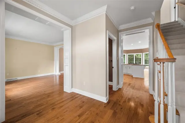 103 Ridgemont gallery image 37