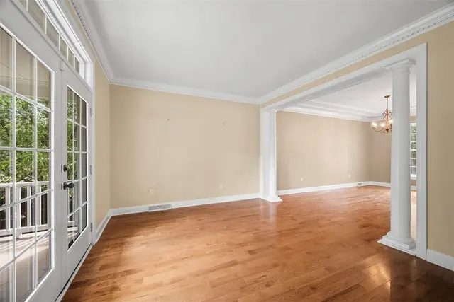 103 Ridgemont gallery image 39