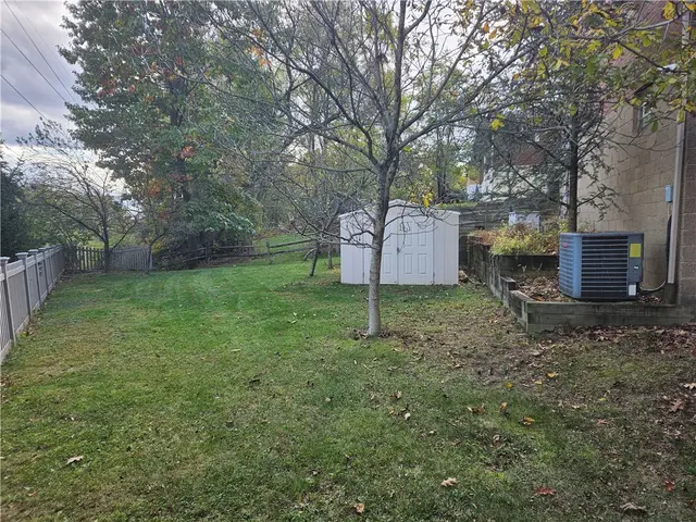 103 Sycamore Dr gallery image 11