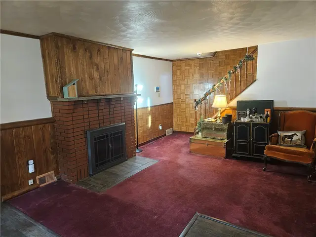 103 Sycamore Dr gallery image 12