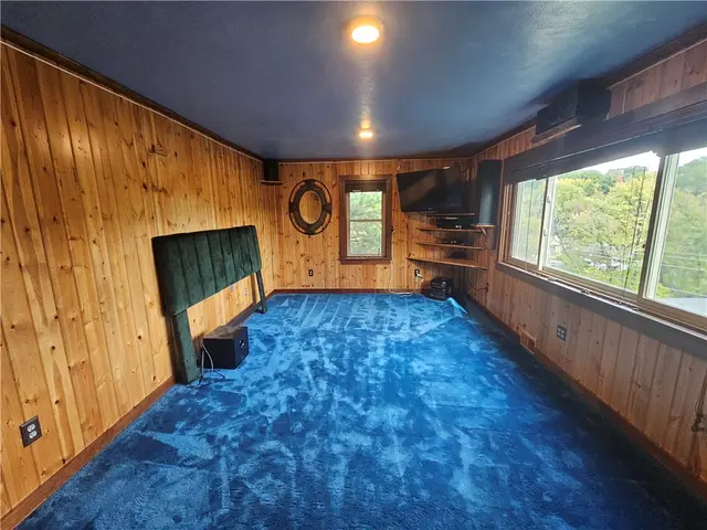 103 Sycamore Dr gallery image 13