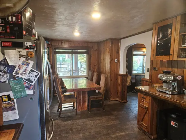 103 Sycamore Dr gallery image 17
