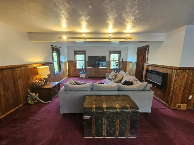 103 Sycamore Dr gallery image 21