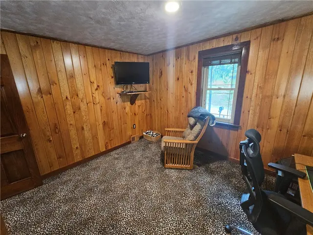 103 Sycamore Dr gallery image 23