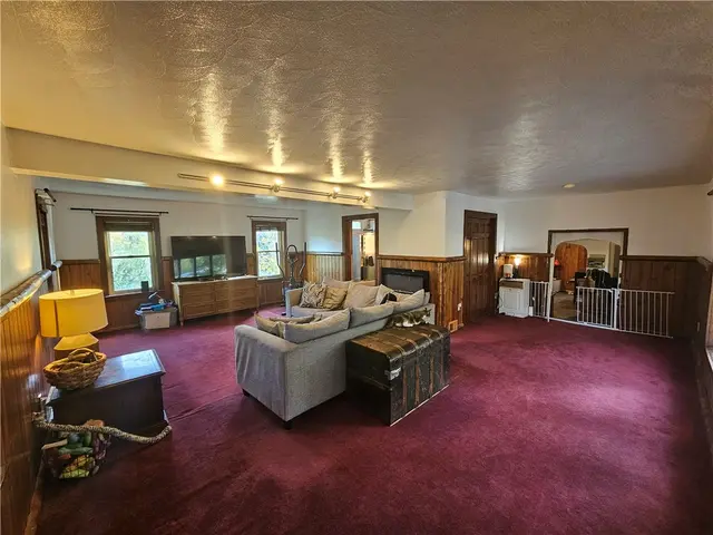 103 Sycamore Dr gallery image 26