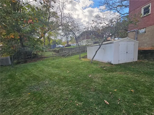 103 Sycamore Dr gallery image 28