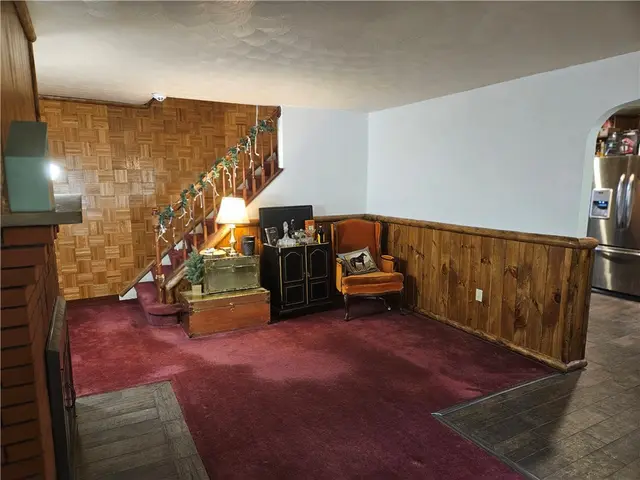 103 Sycamore Dr gallery image 31