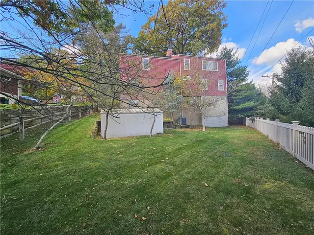 103 Sycamore Dr gallery image 32