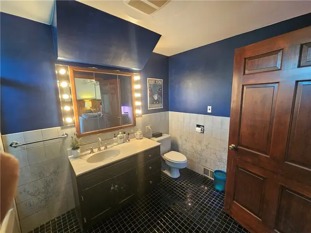 103 Sycamore Dr gallery image 40