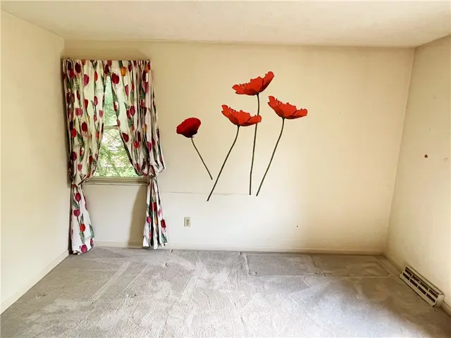 103 TIMBER LANE COURT gallery image 8
